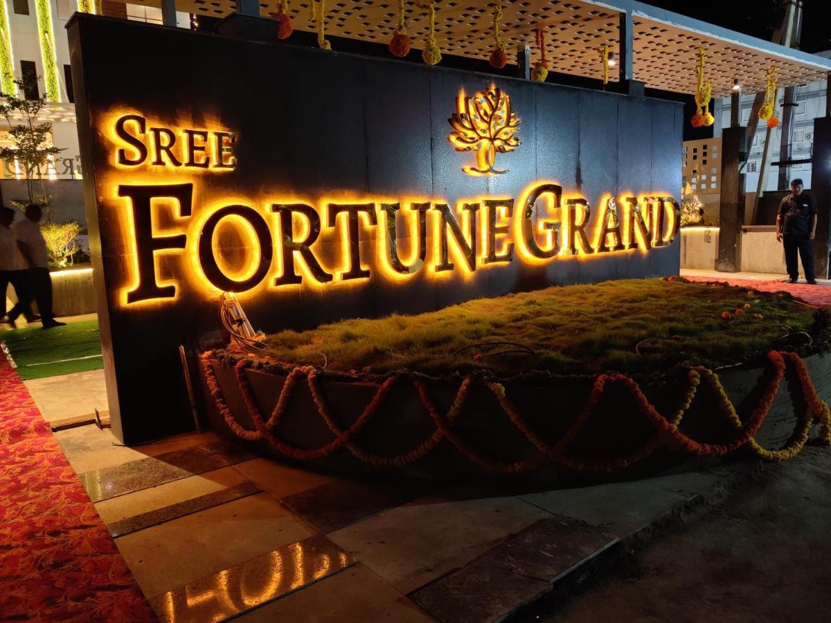 Sree Fortune Grand, Tadepalli Hotel Tadepalle Buitenkant foto
