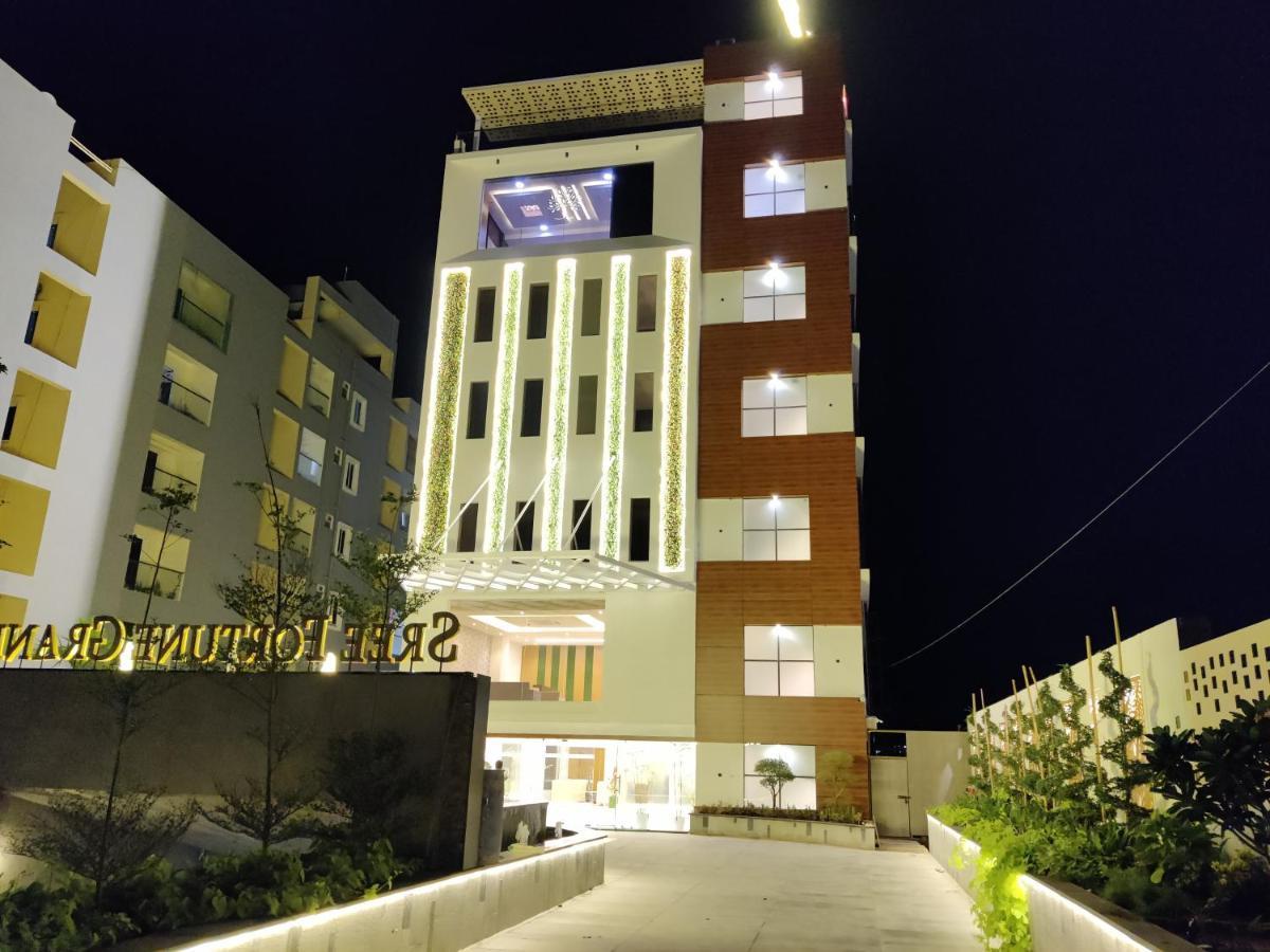 Sree Fortune Grand, Tadepalli Hotel Tadepalle Buitenkant foto