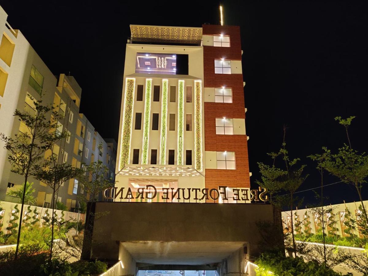 Sree Fortune Grand, Tadepalli Vijayawāda Buitenkant foto