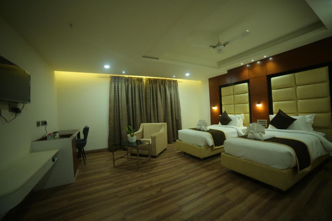 Sree Fortune Grand, Tadepalli Hotel Tadepalle Buitenkant foto