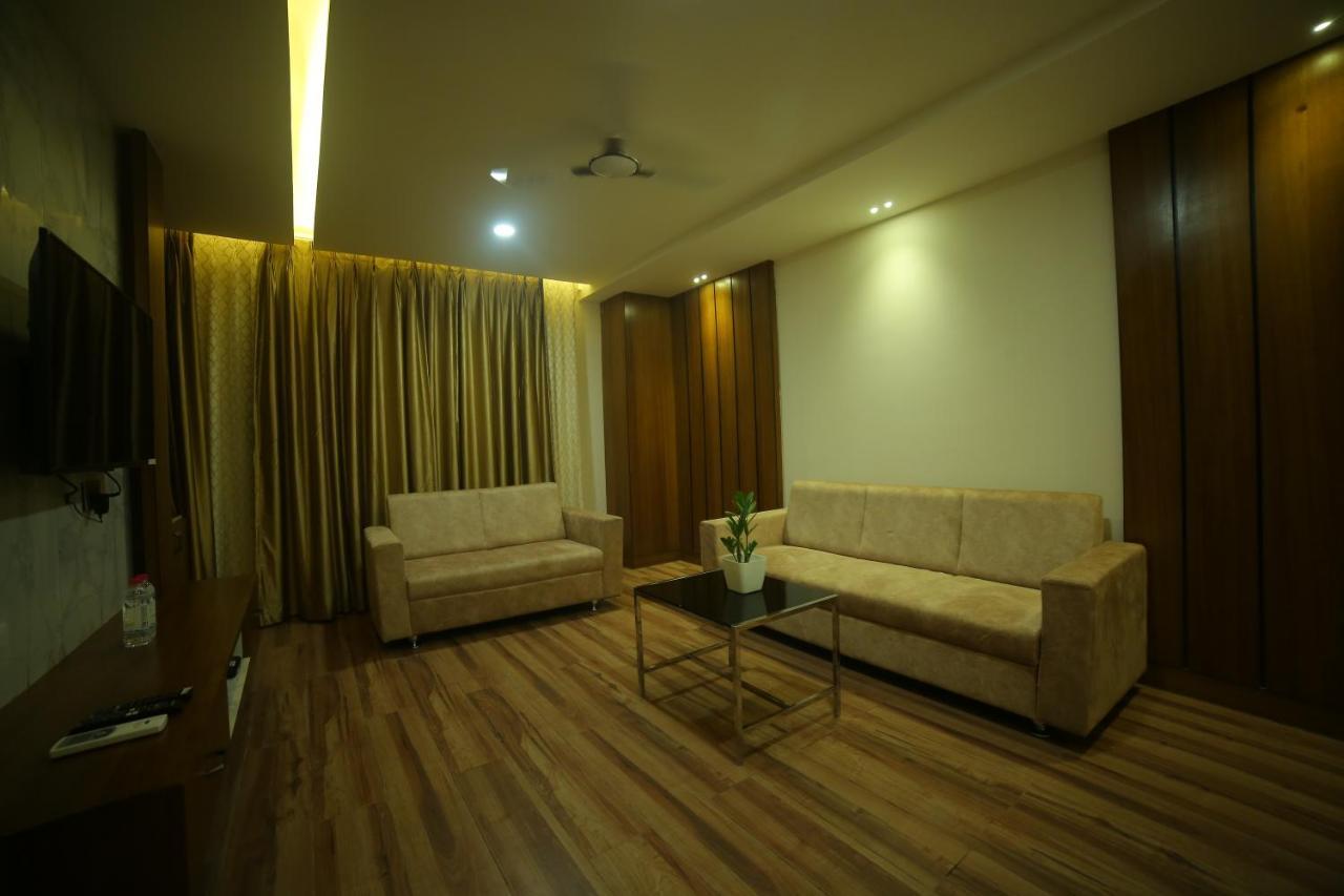 Sree Fortune Grand, Tadepalli Hotel Tadepalle Buitenkant foto