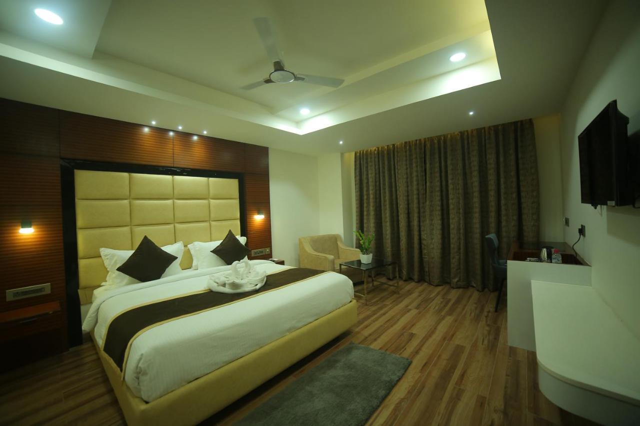 Sree Fortune Grand, Tadepalli Hotel Tadepalle Buitenkant foto