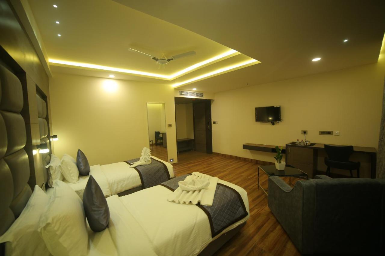 Sree Fortune Grand, Tadepalli Hotel Tadepalle Buitenkant foto