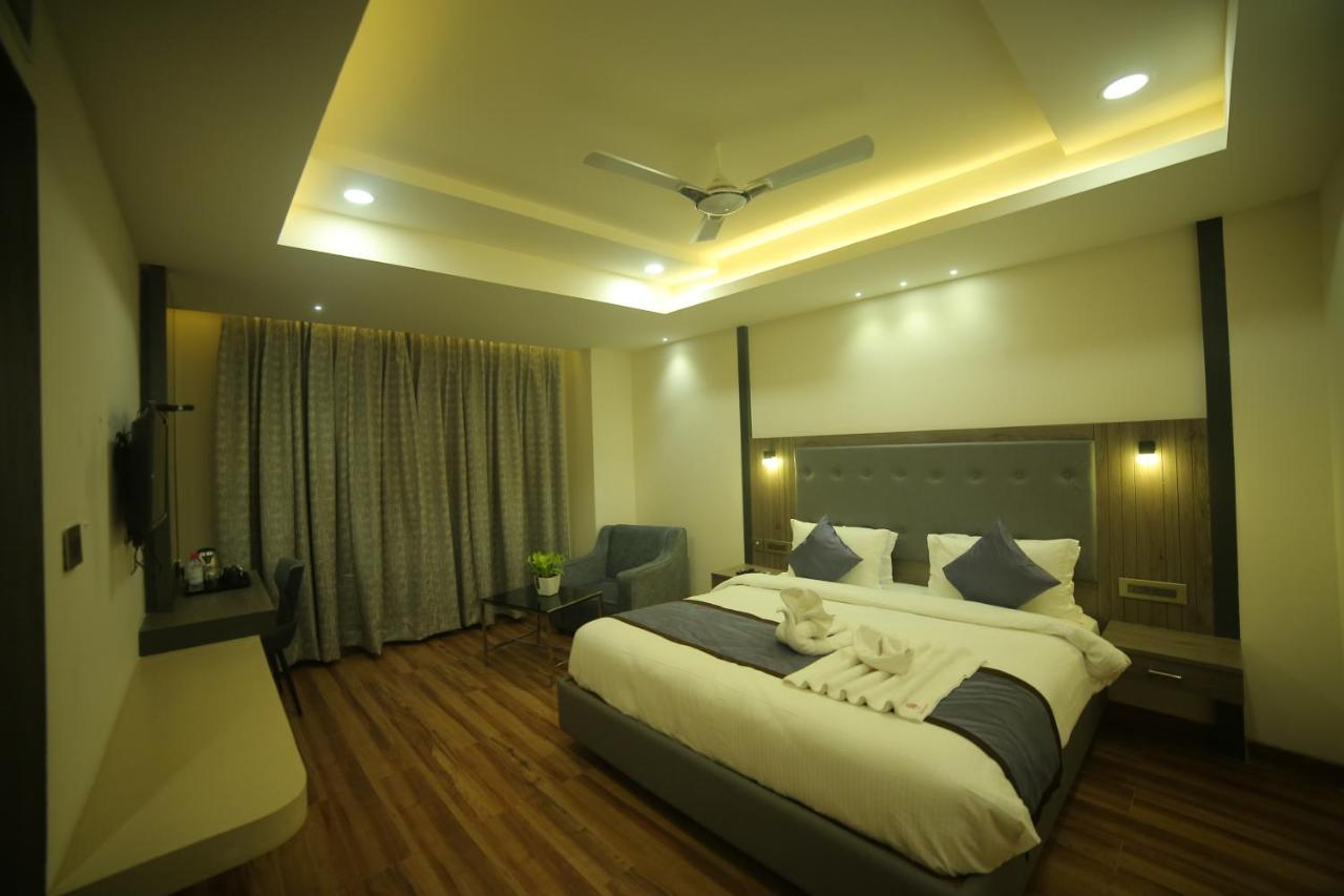 Sree Fortune Grand, Tadepalli Hotel Tadepalle Buitenkant foto
