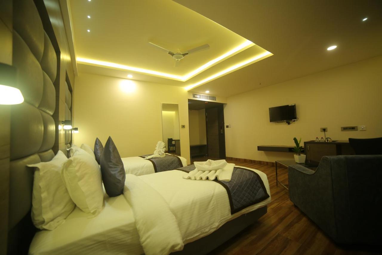 Sree Fortune Grand, Tadepalli Hotel Tadepalle Buitenkant foto