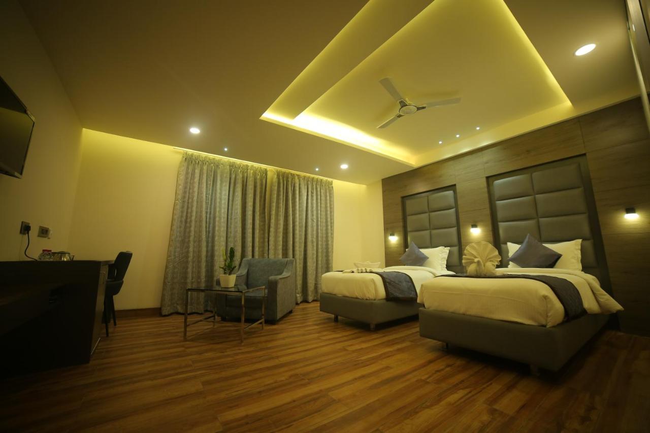 Sree Fortune Grand, Tadepalli Hotel Tadepalle Buitenkant foto